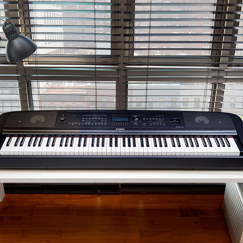 DGX-670
